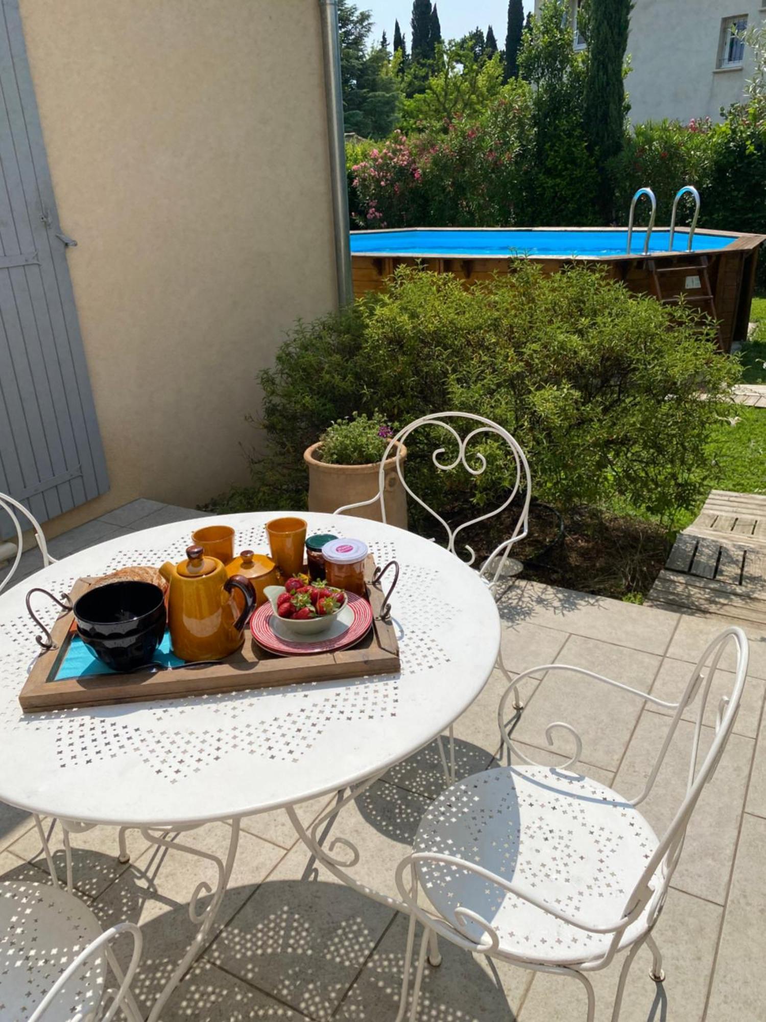 Chambre D'Hotes Le Jardin Des Cigales Bed & Breakfast Aubignan Dış mekan fotoğraf